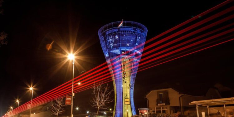 Podsjetnik na slavnu povijest: Trogir ugošćuje glazbeno-scensku predstavu i film “Bitka za Vukovar”