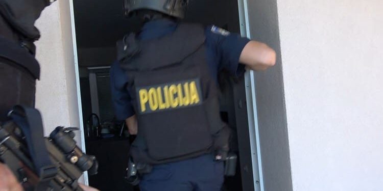 Policija upala u domove dvojice dilera u Dalmaciji, imamo detalje
