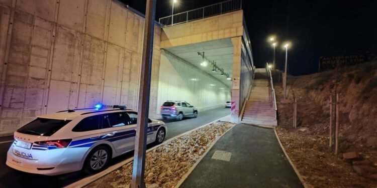 Policijska potjera kasno navečer na ulicama Splita, imamo detalje