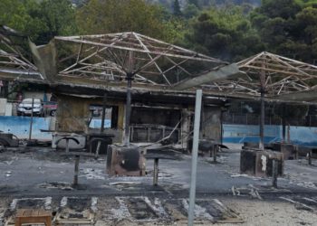 Požar je progutao kultni omiški restoran Zvizdan, vlasnik se sada oglasio: “Nikad nismo mislili da ćemo ovo morati napraviti”