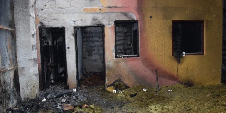 Požar kuće u Jadreškima izazvao otvoreni plamen nepoznatog porijekla