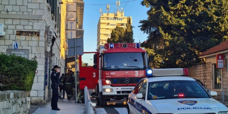 Požar u splitskom restoranu: Intervenirali vatrogasci s dva vozila