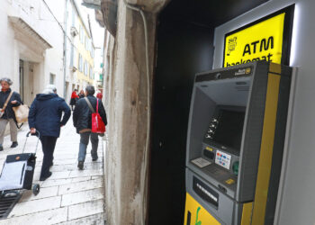 Prevaranti imaju nove fore da Hrvatima maznu novce: Pazite čime se služe