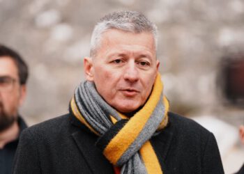 Prkić prozvao Šutu: “133 dana čekam odgovor na jednostavno pitanje. Tri mjeseca bez neugodnih pitanja za gradonačelnika”