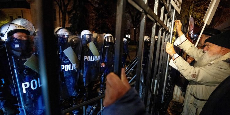Protesti u Poljskoj intenziviraju se u jeku političkog spora
