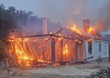 SLIVANJCE ZADESILA NEVOLJA “Izgorjelo je sve, do temelja”: Pomozimo im obnoviti kuću koju su stvarali 40 godina