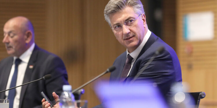 Sjednica Vlade: Plenković ima uvodno obraćanje