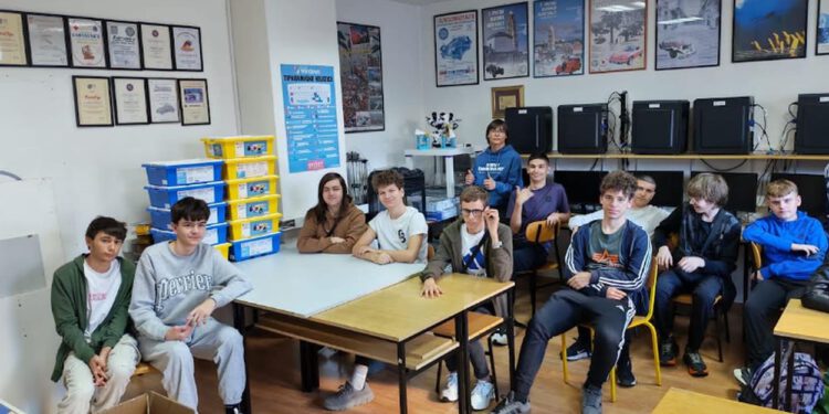 Splitski učenici zavirili u svijet elektrotehnike: Samostalno izrađivali strujne krugove i učili kroz praksu
