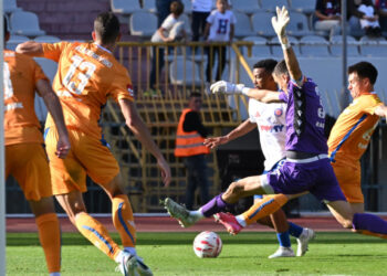 Sportske novosti – Hajduk nadjačao Varaždin, Acapandie presudio