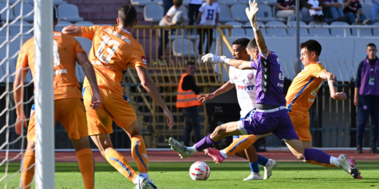 Sportske novosti – Hajduk nadjačao Varaždin, Acapandie presudio