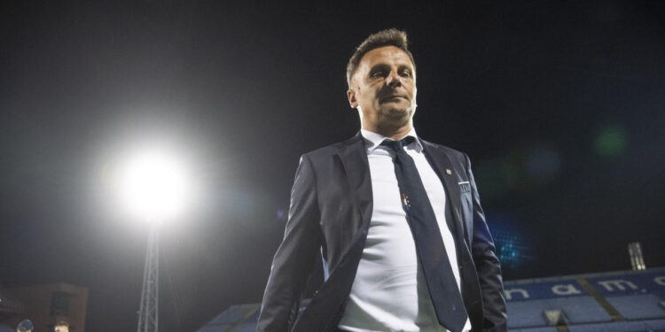 Sportske novosti – Kovačević ih je otvoreno prozvao, zabijaju samo na ‘kirvajima’. Jasno je tko bi trebao preseliti na klupu