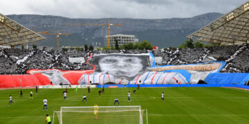 Sportske novosti – Torcida oduševila koreografijom uoči derbija! Na tribini osvanula legenda Splita, prizor je poseban
