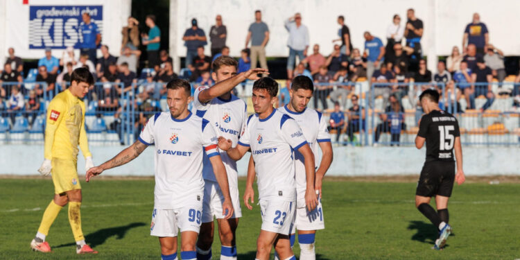 Sportske novosti – U Splitu osvanula žestoka poruka nogometašu Dinama: ‘Kako možeš doći bez srama?!’