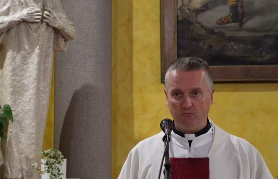 Svećenik postao viralan: “Žene trebaju biti neovisne i emancipirane. Reći će ‘evo feminista’, i u jednu ruku jesam!