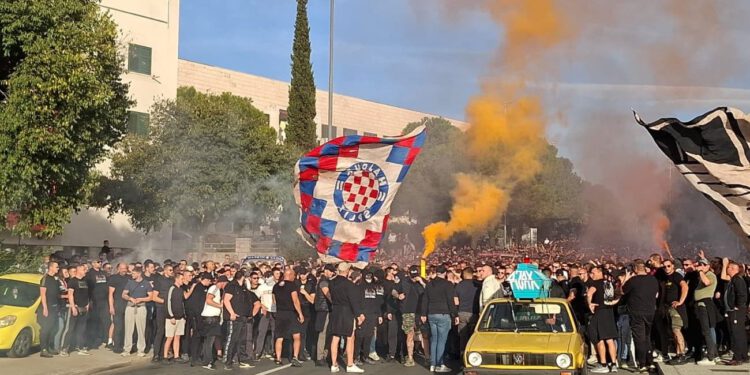 Torcida navodno presrela i pretukla navijače Ajaxa nakon utakmice: Nizozemci ostali bez najvažnijih transparenata?