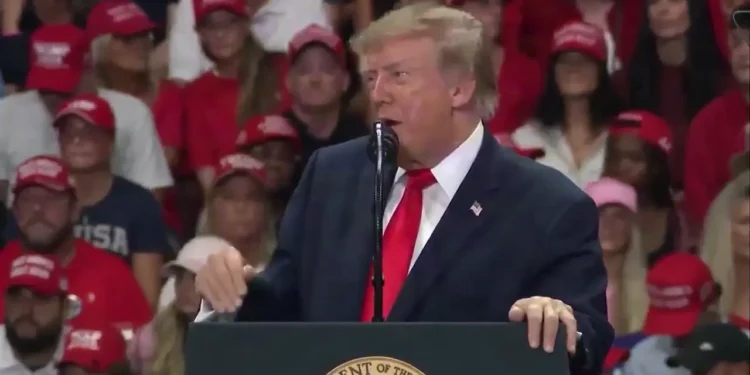 Trump se obrušio na šaljivdžiju tijekom skupa na Floridi: ‘Začepi s drogom’ | Vijesti