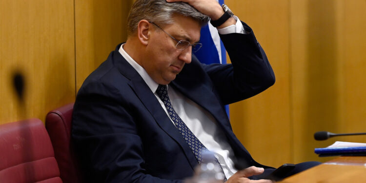 U Saboru frcaju uvrede, zastupnici lete van: Željka Antunović otkrila što je nekad bilo drukčije