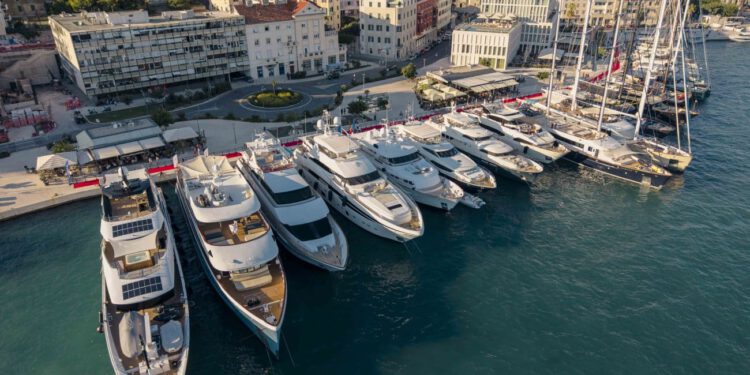 UZ ZVUKE SIRENA ODVEZANI KONOPI Završen treći po redu CROYA Yacht Charter Show