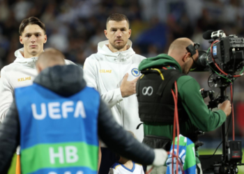 Utakmicom protiv Švedske Edin Džeko završio svoju reprezentativnu karijeru: “Još samo jednom, za ljubav mog života”