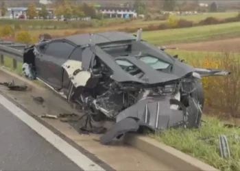 Utrkivali se na A1? Lamborghini završio na ogradi, potpuno skršen