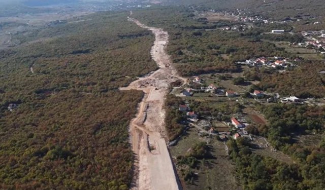 VIDEO Evo kako izgleda probijena trasa brze ceste od Gruda prema Hrvatskoj