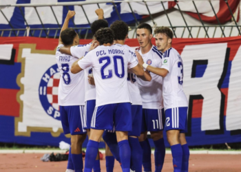 Večer za povijest: Sjajni Hajduk srušio Ajaxa na otvaranju Konferencijske lige (FOTO)