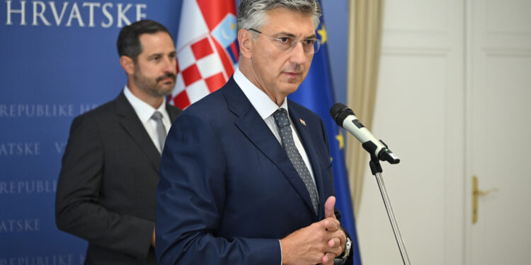 Vlada odgovorila oporbi na zahtjev za opoziv Plenkovića: ‘Neuspjeli PR’