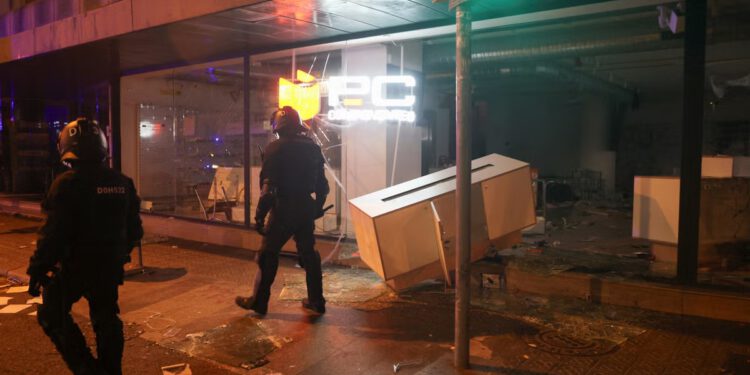 ‘Vođu’ Blocusa uhitila je španjolska policija nakon što su prosvjedi prerasli u nasilje
