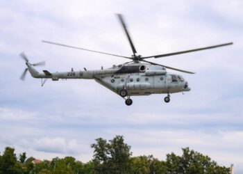Vojnim helikopterom hitno prevezena životno ugrožena trudnica iz Splita u Zagreb