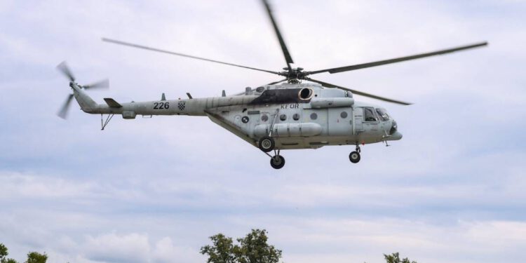 Vojnim helikopterom hitno prevezena životno ugrožena trudnica iz Splita u Zagreb