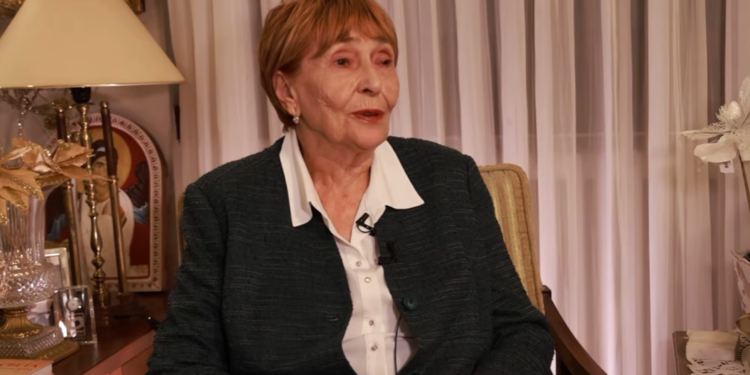 Vučićeva majka progovorila o sinu i otkrila dosad nepoznate detalje: ‘Uglavnom šutim i plačem noću’