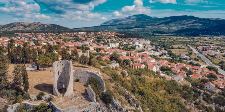 Zemljište u Dalmaciji prodaje se za samo 6180 eura. Ima više od 1400 kvadrata, ali postoji nekoliko važnih detalja