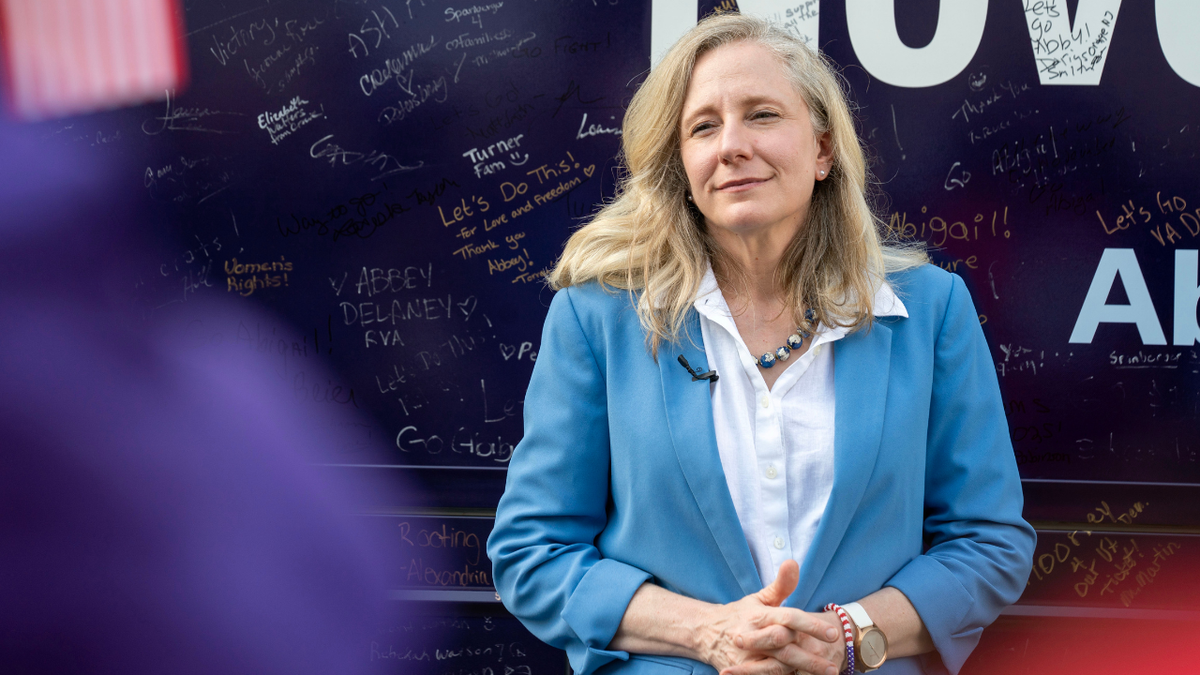Abigail Spanberger u kampanji