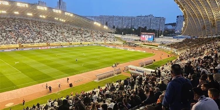 Krenulo divljaštvo u Splitu uoči utakmice s Ajaxom: "Privedeni strani i domaći huligani"