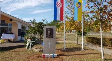 Spomenik generalu Praljku